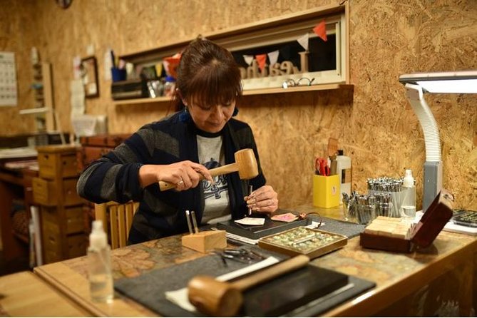 Colorful and Stylish! Making a Small Article Case! Leather Craft Experience