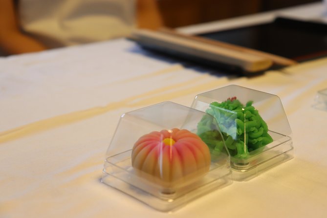 Experience of Making Sweets Taught by Professionals Local Tour & Guide