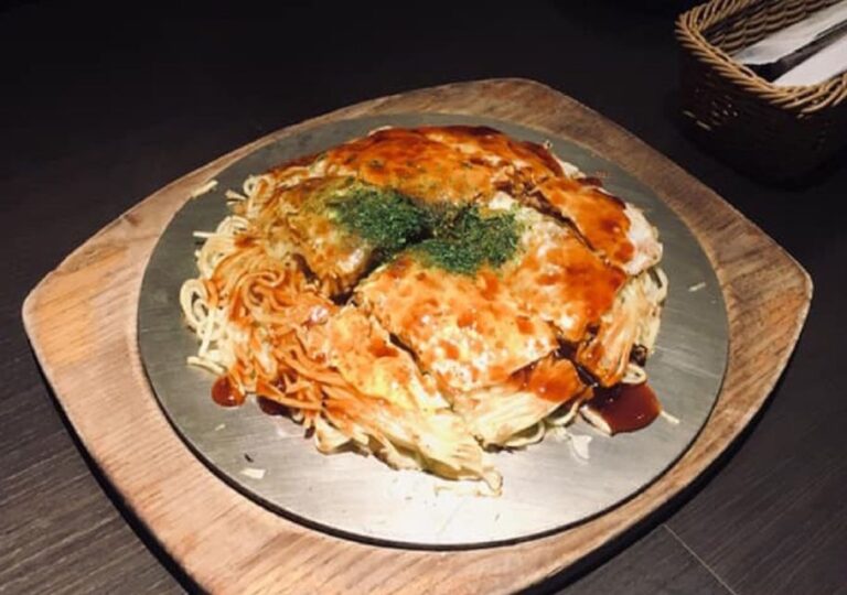 Hiroshima: Best of Hiroshima Food Tour