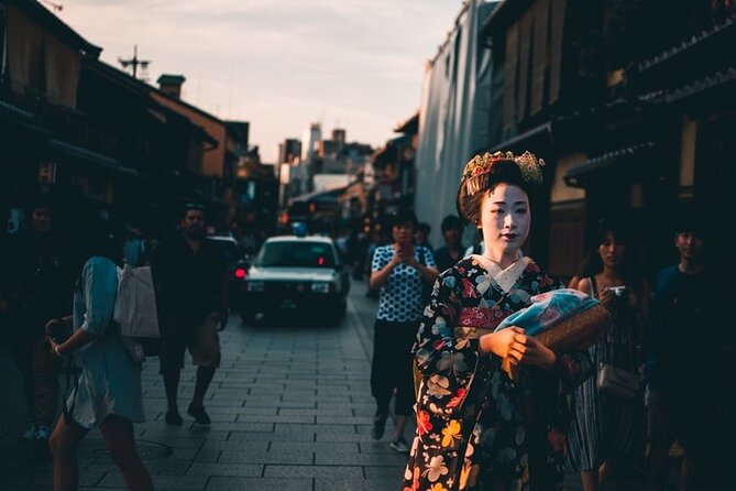 Kyoto Gion Geisha District Walking Tour – The Stories of Geisha