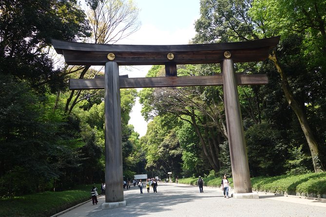 One Day Tour in Tokyo to Visit Major Tourist Spots by Learning Japanese Culture