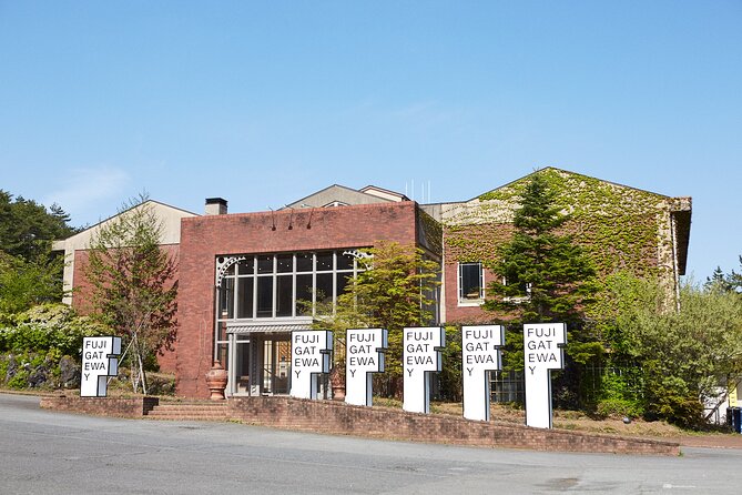 Retreat Bus Tour Surrounded by Beautiful Mt.Fuji