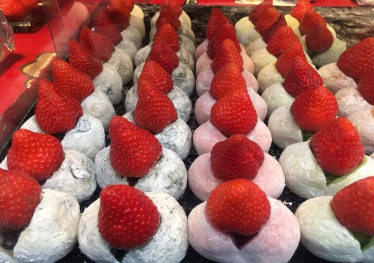 Tokyo: Classic Tsukiji Food Tour