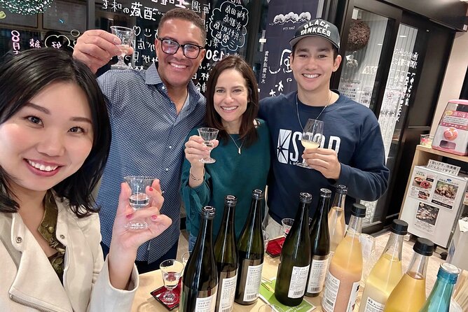 Tokyo Tower Private Walking Tour and Night Food Tour