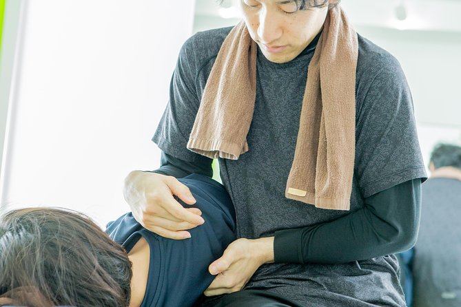 Experience Shiatsu Stretch in Japan - Included Amenities and Services