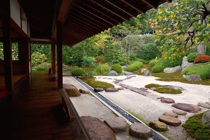 Kamakura Private Half-Day Vegetarian ＆ Muslim-Friendly Tour - Language Translation Services