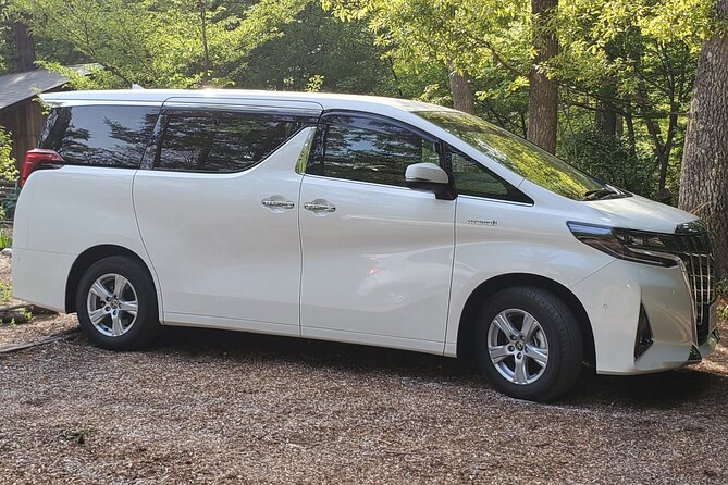 Luxury Ride Trip to Famous Car Meet-up Spot in Daikoku - Exclusive Car Selection