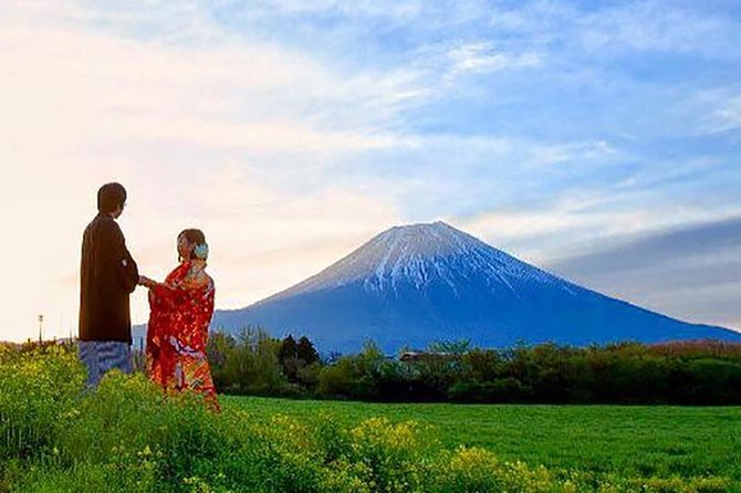 Photo Wedding at the Most Beautiful Mt. Fuji by Professionals - Kimono and Dress Inclusions