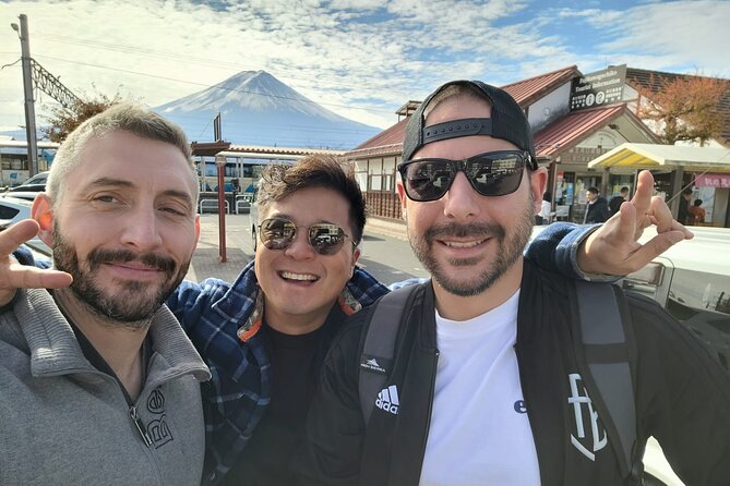 Private W/ Local: Memorable Mt Fuji Views Kawaguchiko Highlights - Air-Conditioned Vehicle Included