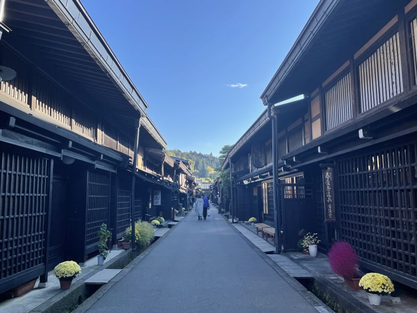 Takayama: Old Town Guided Walking Tour 45min. - Inclusions
