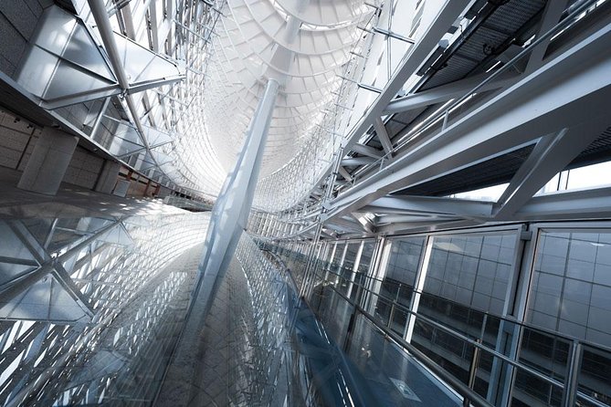 Tokyo Metropolis - Capturing Tokyos Skyscraper Landscapes