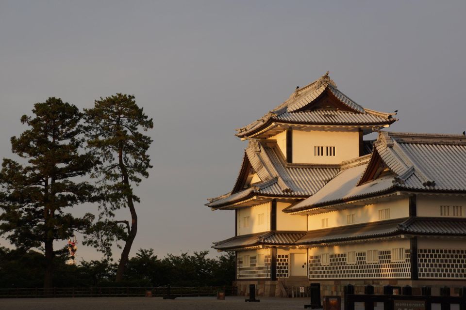 Audio Guide: Kanazawa Castle Park and Kenrokuen Garden - Inclusions and Features