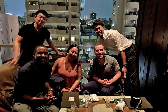 [INPUT TEXT TRANSLATED INTO English]:"MEMBERS-ONLY-BAR-HOPPING"Discover Your Special Whiskey in Tokyo! - Photography During the Tour