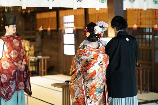 Kimono Wedding Photo Shot in Shrine Ceremony and Garden - Garden Venue for Wedding Photography