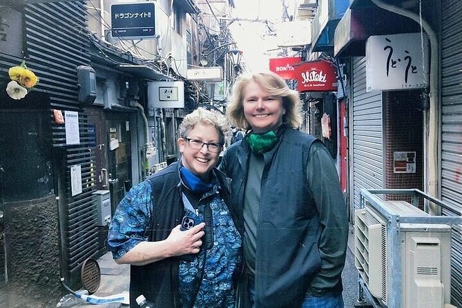 Licensed Guide Shinjuku Dramatic Tour Day Time (Tokyo) - Guide Identification