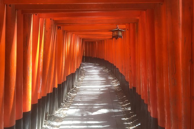 One Day Landing Tour of Fushimi-Inari Taisha and Sake Breweries - Meeting and Pickup