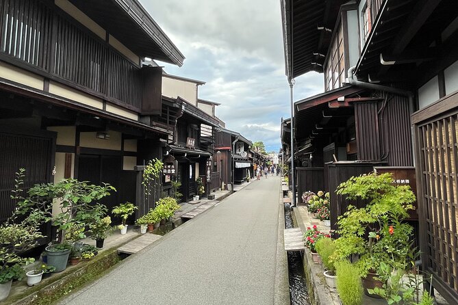 Shirakawa-Go and Hida-Takayama Private Day Trip From Nagoya - Itinerary