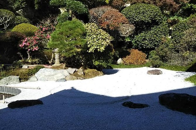 6-Hour Kamakura Tour by Qualified Guide Using Public Transportation - Guide Qualifications