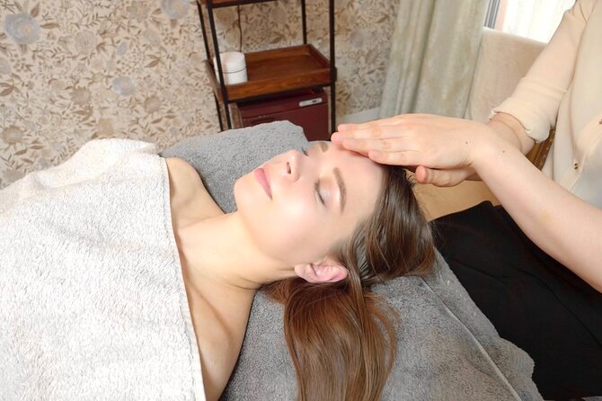 Aroma Massage With Cherry Blossom Infused Oil - Enhancing the Massage Experience