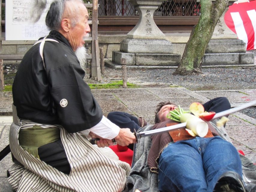 Cool Kyoto: 5-Hour Walking Tour With the Last Samurai - Language and Meeting Point