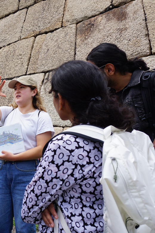 Tokyo: Imperial Palace History Walking Tour - Experience Highlights