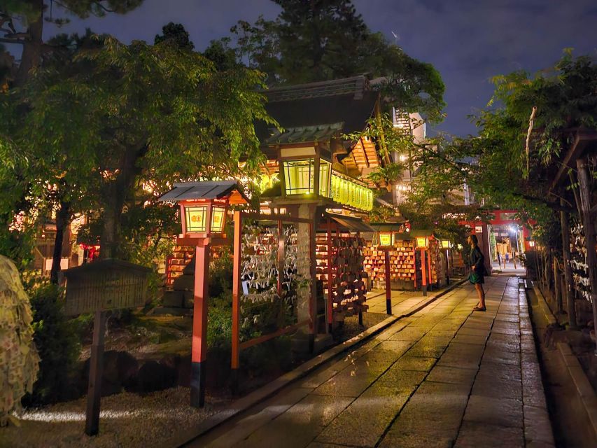 Kyoto: Gion District Guided Walking Tour at Night With Snack - Booking Information