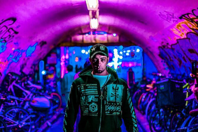 1 Hour Tokyo Cyberpunk Photo Session - Last Words