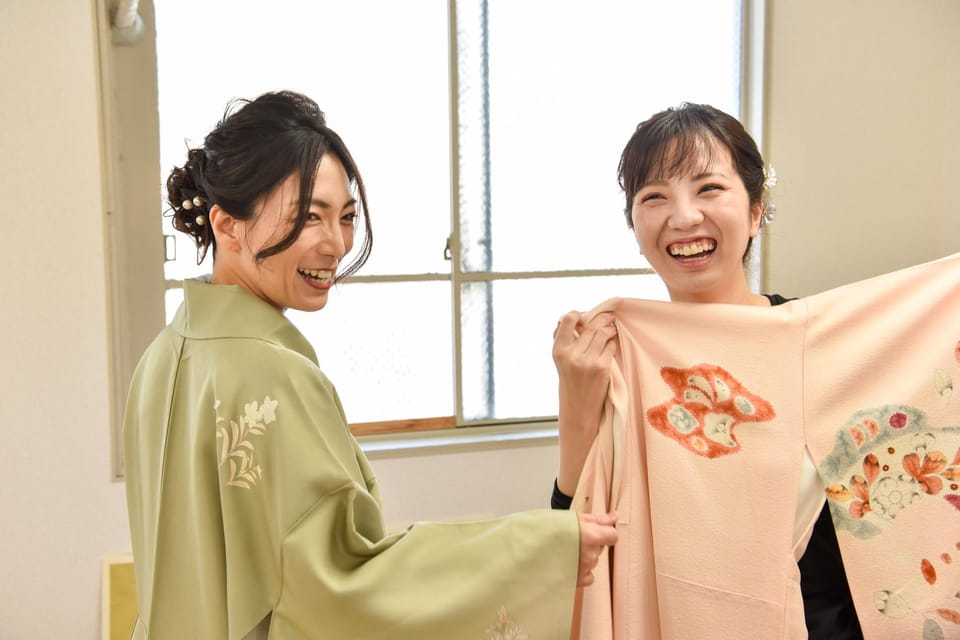Hiroshima, Dressing Kimono and Strolling Around the Town - Dressing Process
