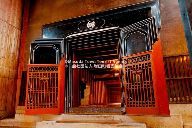 Walking Tour of Wealthy Merchants Storehouses in Akita - Suitability and Accessibility of the Tour