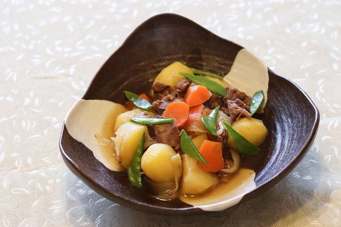 Authentic Seasonal Japanese Home Cooking Lesson With a Charming Local in Kyoto - Enjoy a Personalized Culinary Experience