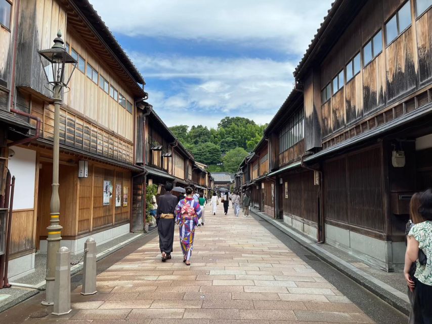 Kanazawa: Samurai, Matcha, Gardens and Geisha Full-Day Tour - Customer Reviews