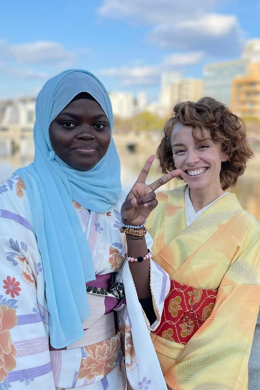 Hiroshima, Dressing Kimono and Strolling Around the Town - Key Takeaways